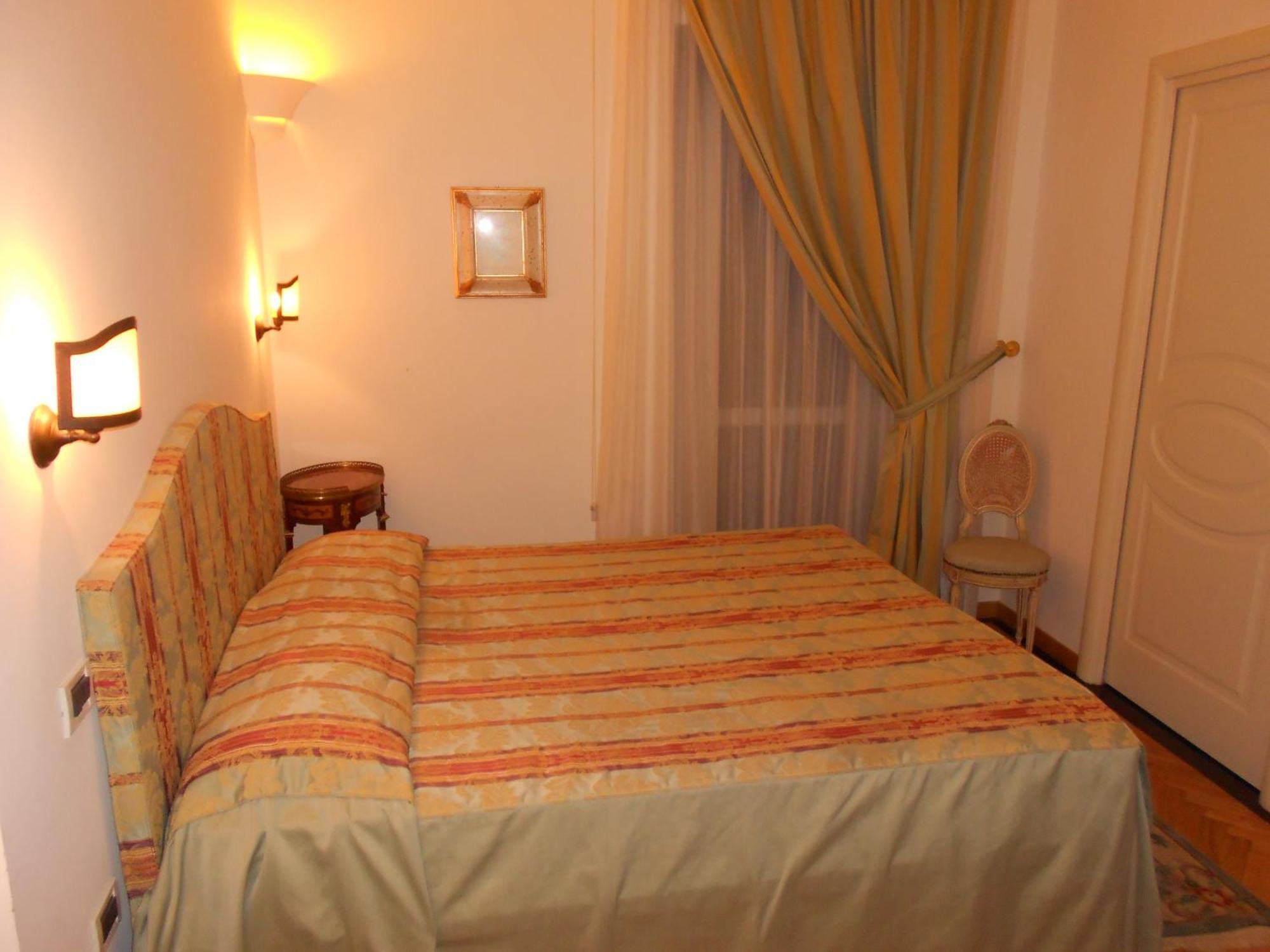 Al Teatro Hotel Livorno Room photo